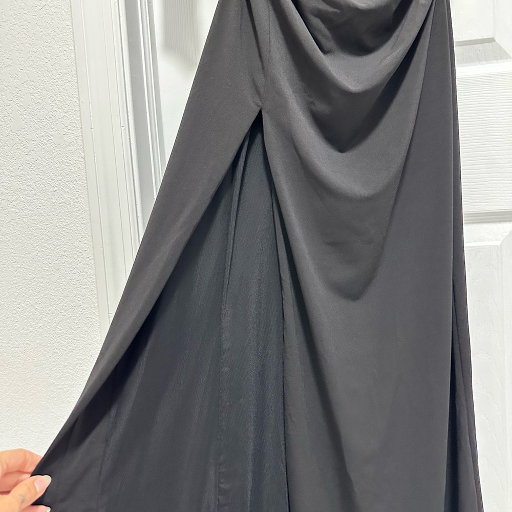 Cinq a Sept Holly Gown in Black - Picture 8 of 9